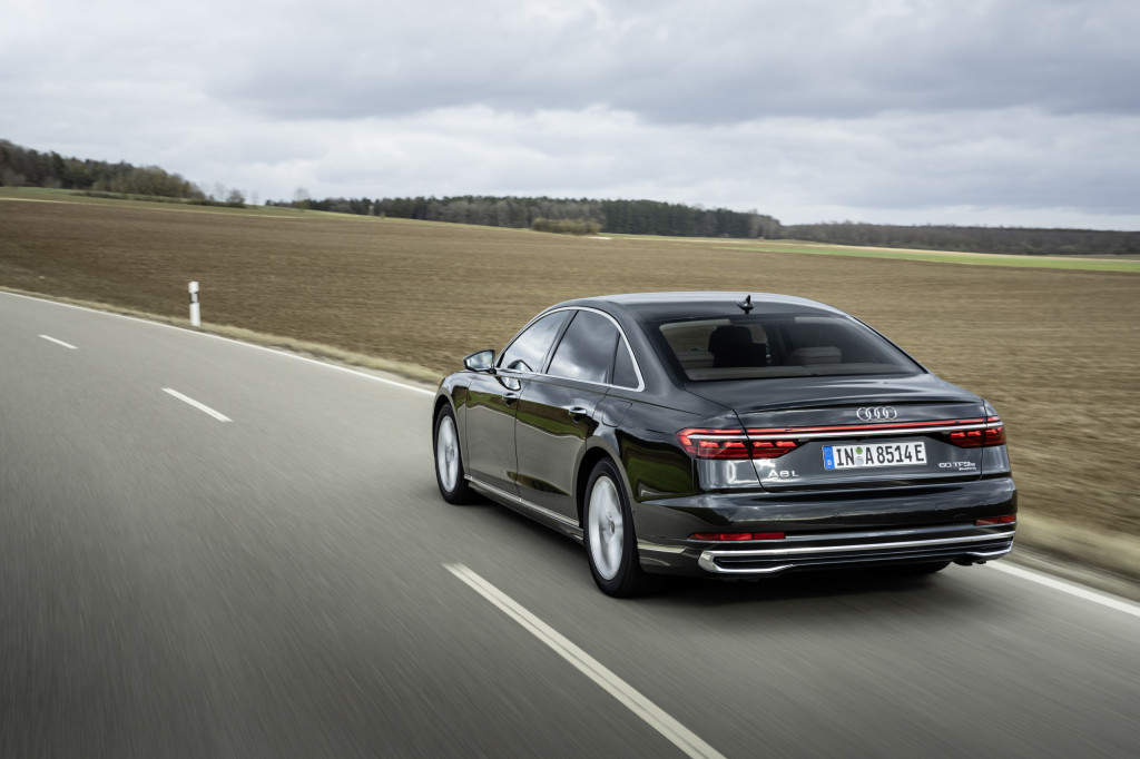 First review: why Mercedes ruined the party of the Audi A8 60 TFSI e Quattro