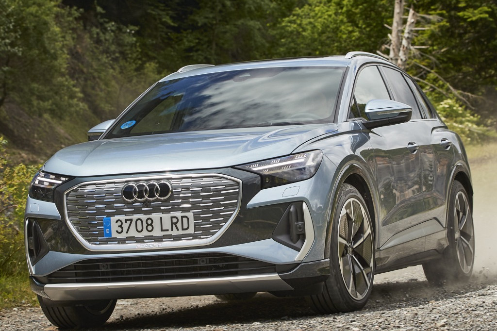 First review Audi Q4 E-Tron (2021) - Is it rightly more expensive than the Skoda Enyaq and VW ID.4?