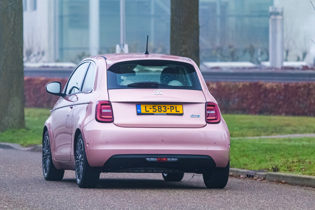 First review: why the Fiat 500e 3 + 1 electric is a success and not a huge success.