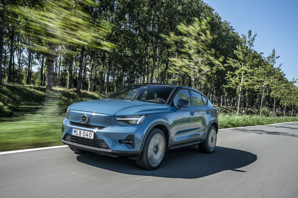 First review - The Volvo C40 Recharge (2021) is nice!  But what does it add to the XC40 Recharge?