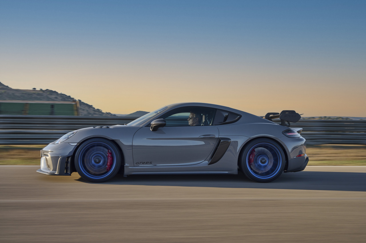 The new Porsche Cayman GT4 RS will make your laughing muscles tired