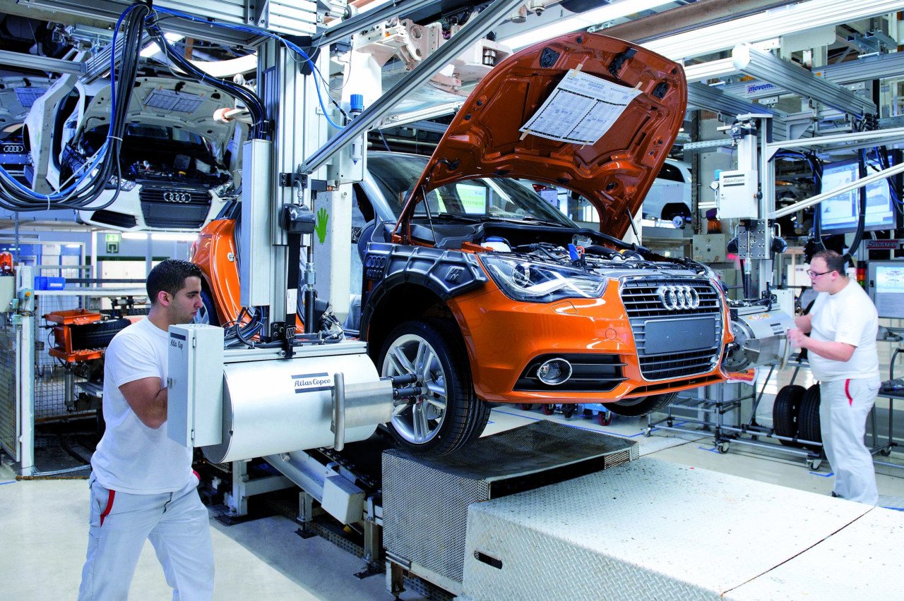 Unieke reis: bezoek de fabriek van Audi, BMW én Mercedes