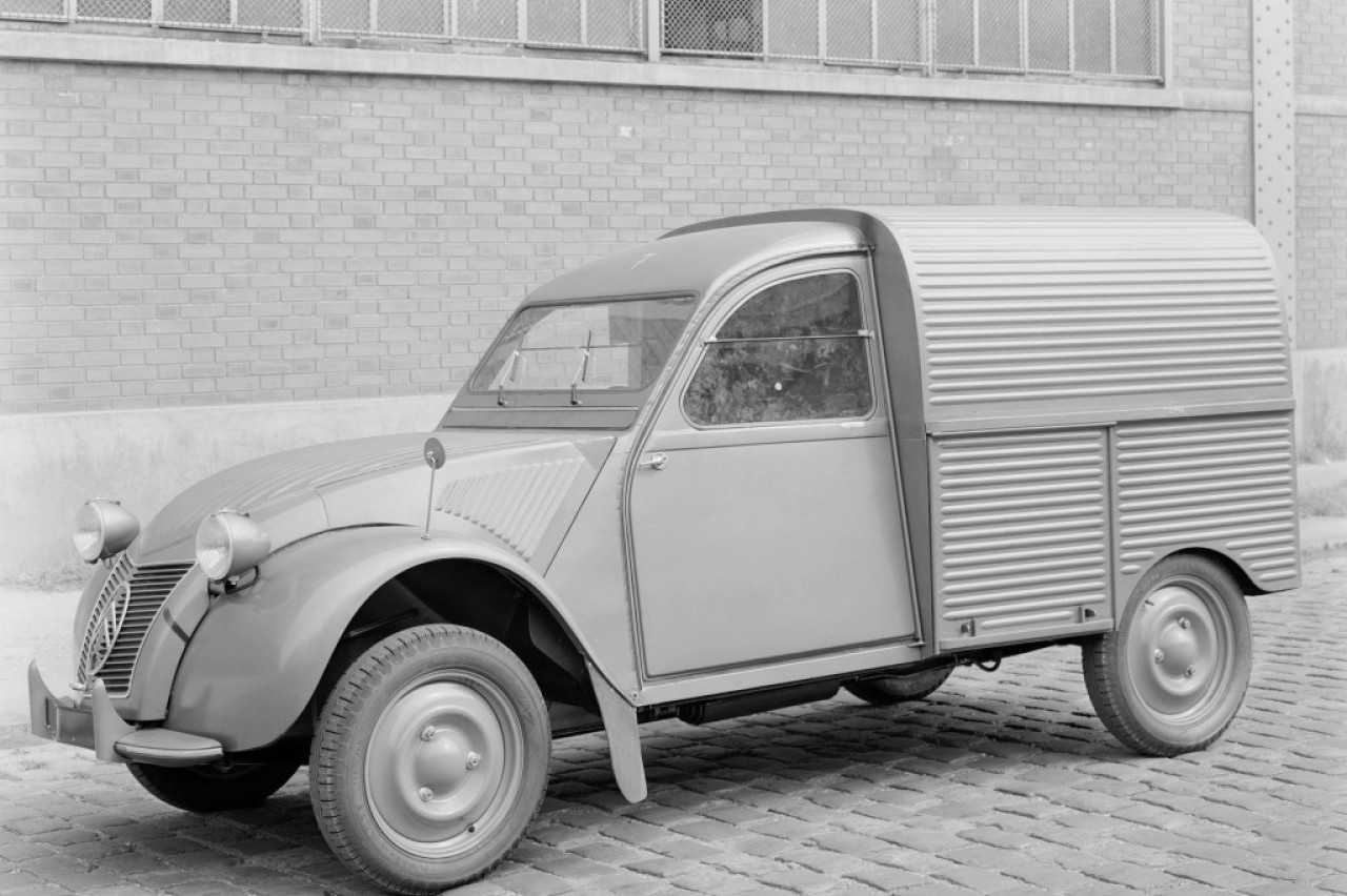 Column Maarten van Rossem: waarom de 2CV de meest originele auto is die ooit is gebouwd