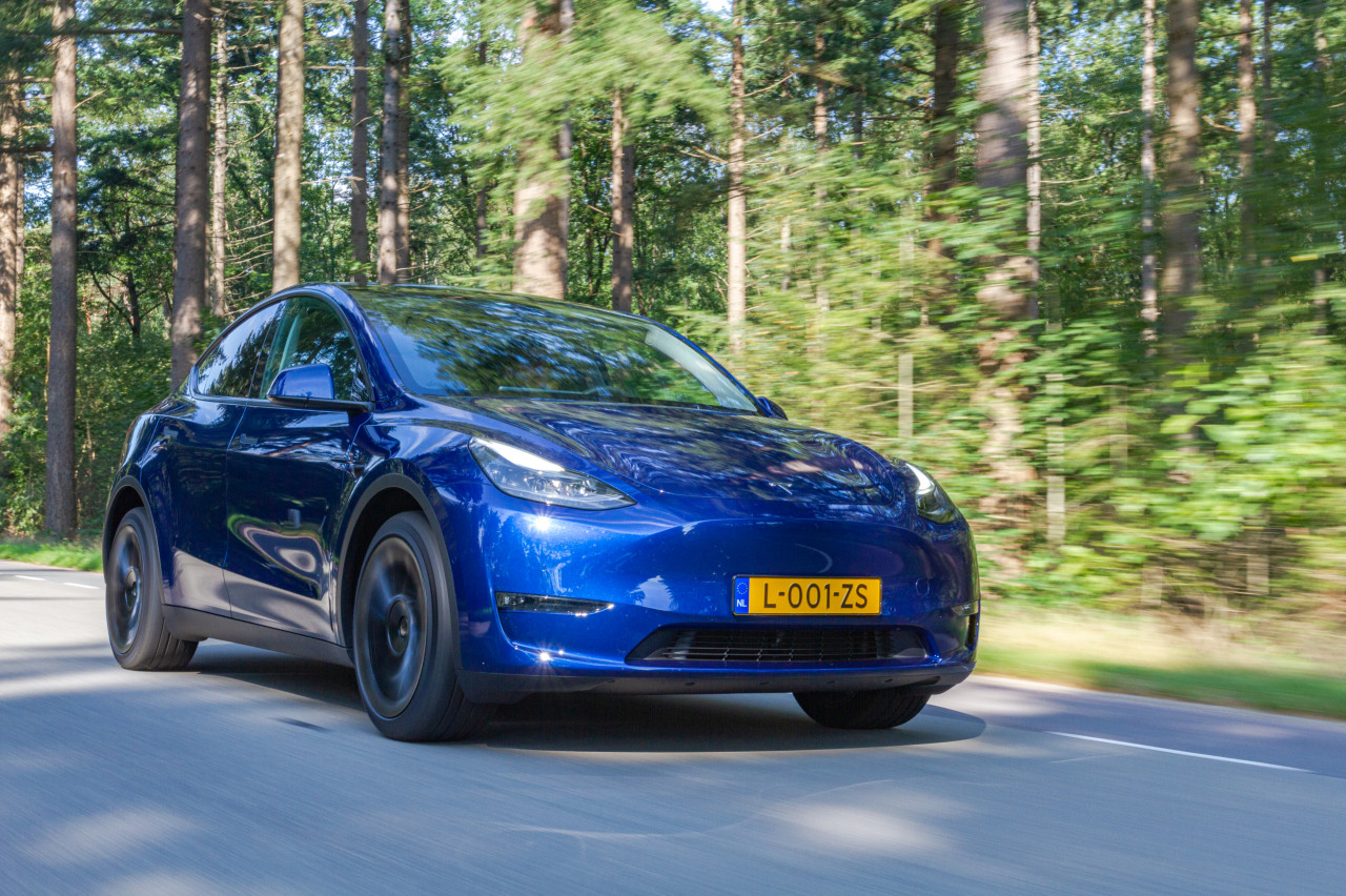 Is dit de eerste hint dat Tesla’s binnenkort goedkoper worden?