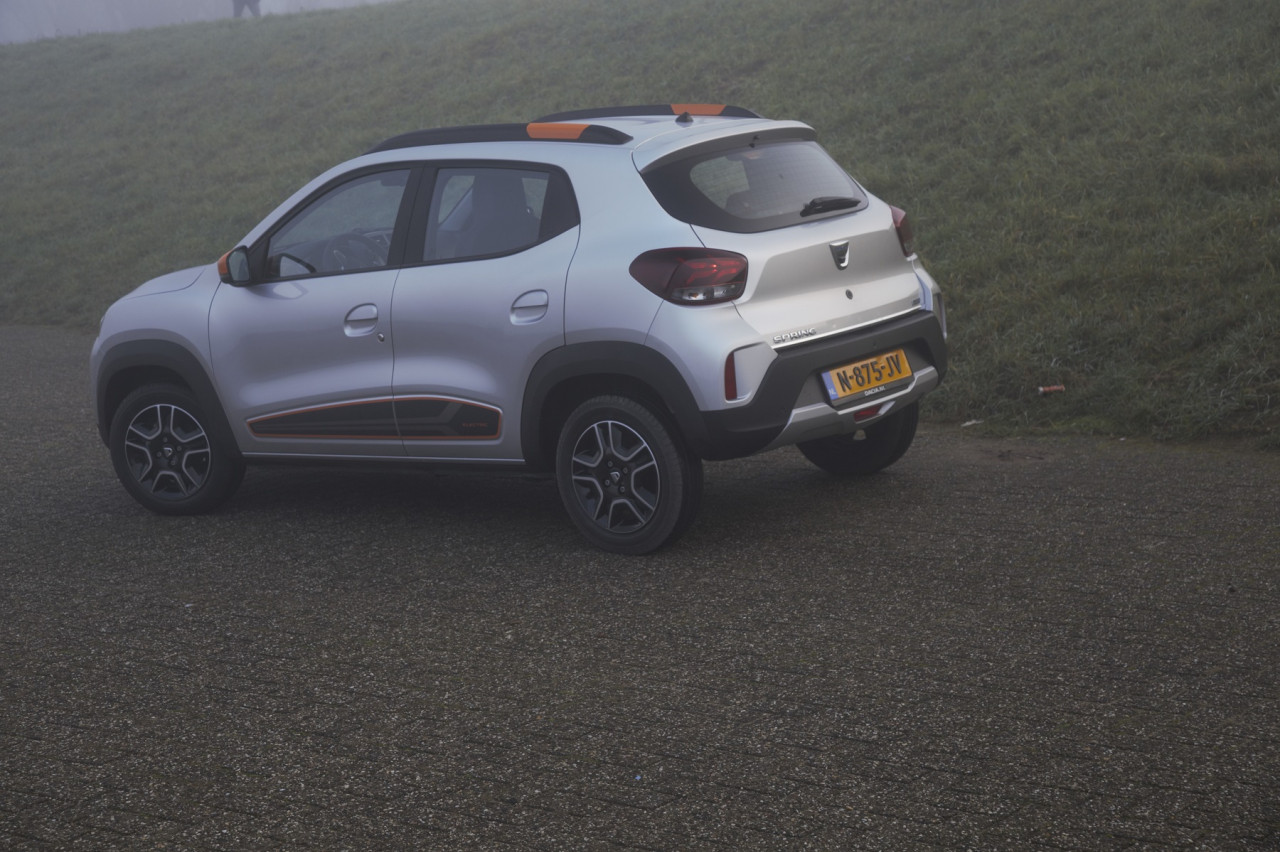 Dacia Spring: is private lease cheaper than buying?