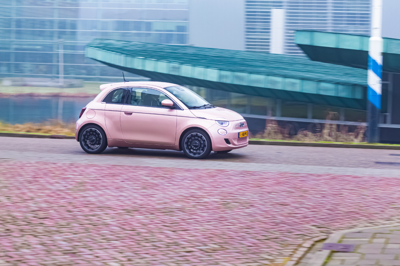 Valentine's Day: With these pink cars you can pleasantly surprise your loved one