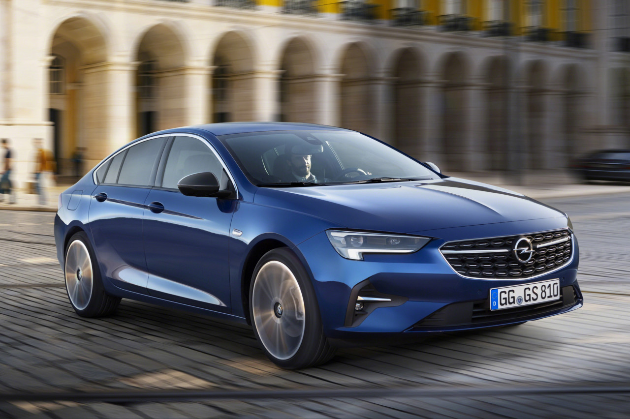 Bescheiden facelift voor de Opel Insignia is bescheiden
