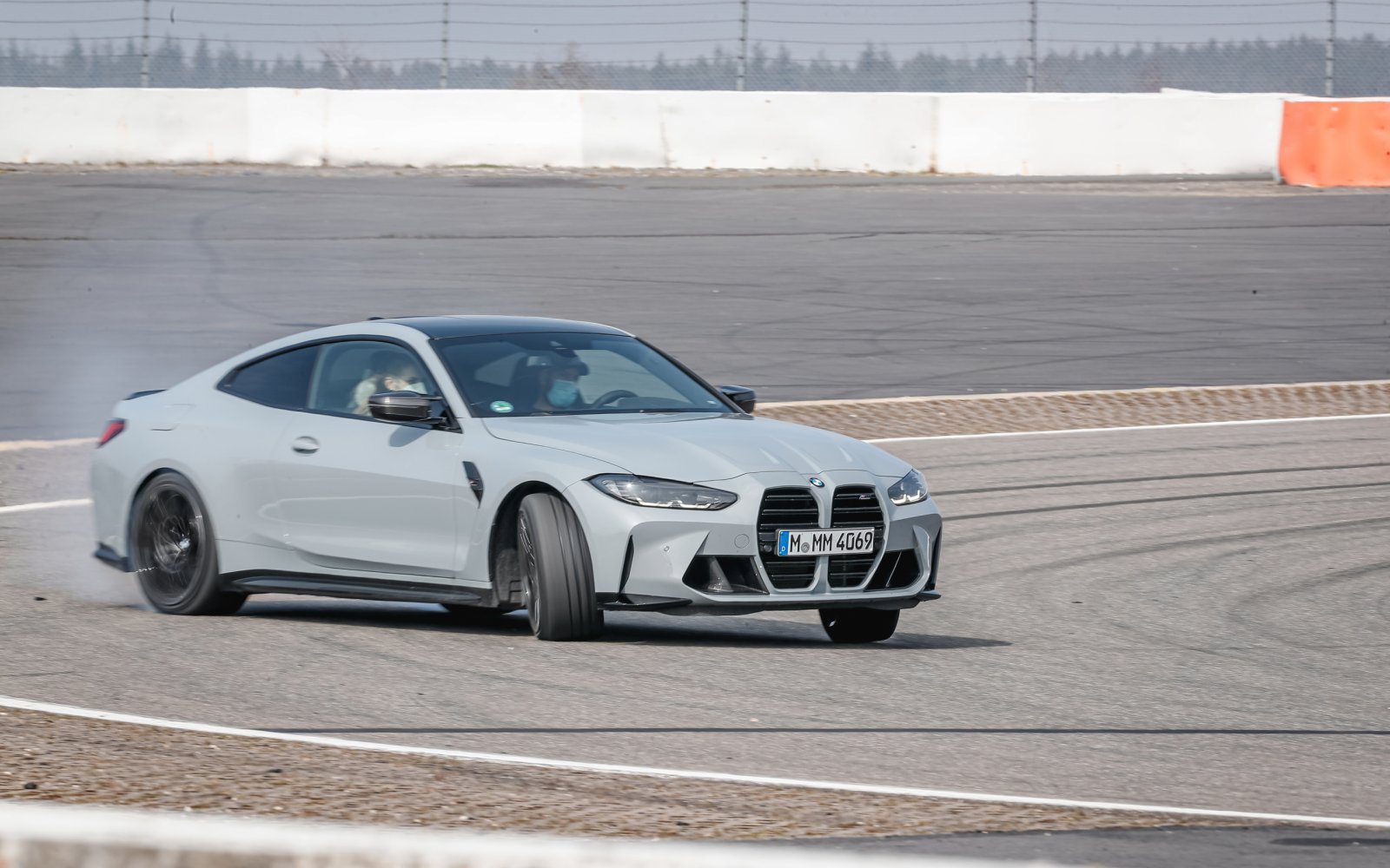 Test: This is how the BMW M4 tries to knock the Porsche 911 off the throne