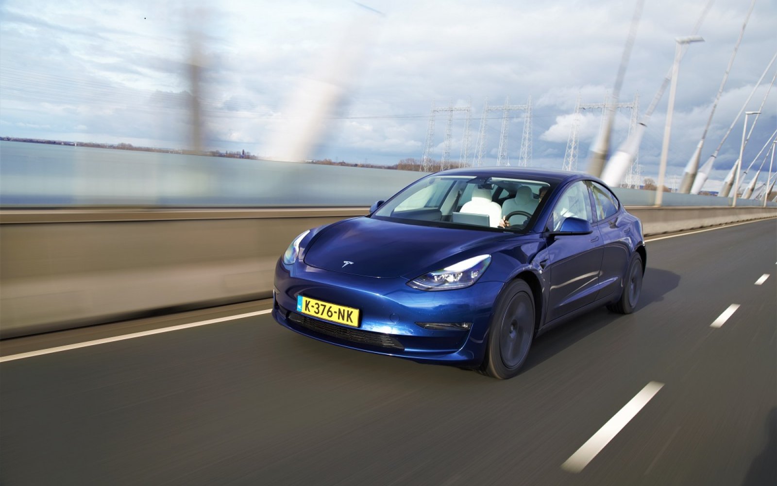 spreiding Transparant warm Eerste review: vernieuwde Tesla Model 3 (2021) snoert critici de mond -  AutoReview.nl