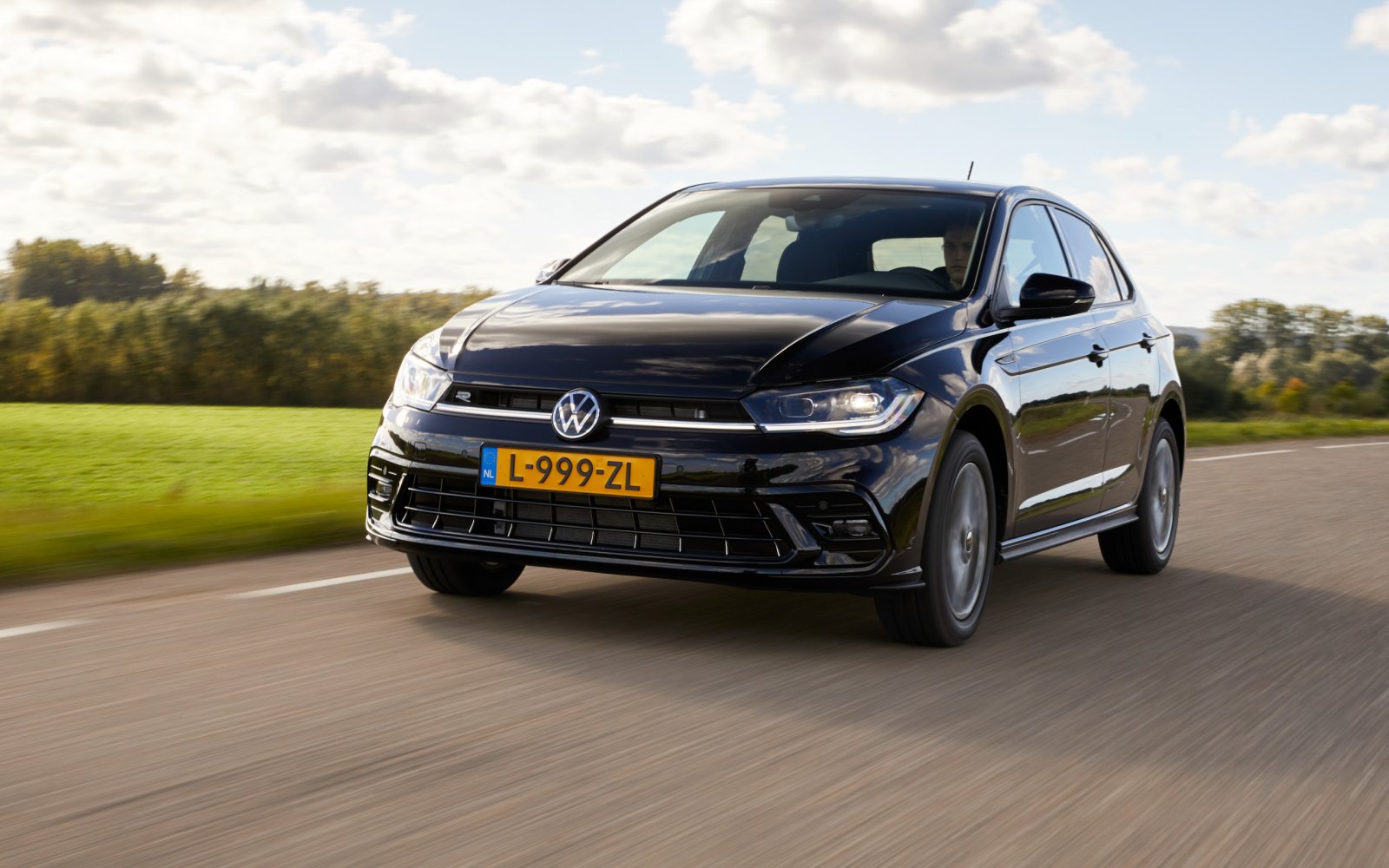 boog Staat Fascineren Eerste review nieuwe Volkswagen Polo (2021): iedereen aan de adaptieve  cruise control - AutoReview.nl