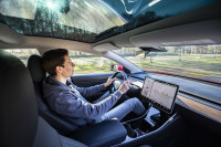 Tesla Autopilot werkt maar matig, vindt Euro NCAP