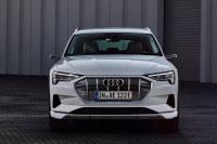 Audi e-tron 50 quattro levert 95 pk in (maar kost 12.200 euro minder)