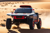 Audi wint Dakar-rally met elektrische auto die nooit hoeft te laden