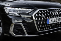 Eerste review: waarom Mercedes het feestje van de Audi A8 60 TFSI e Quattro verpest