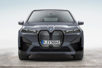 Elektrische BMW iX M60 is sneller dan zijn controversiële schaduw