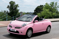 Valentijnsdag: Met deze roze auto’s kun je jouw geliefde (on)aangenaam verrassen