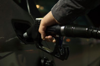 Waarom is diesel ineens weer veel goedkoper?