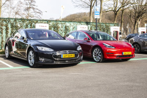 Zo zit het: Tesla Model 3 en V3 Supercharger