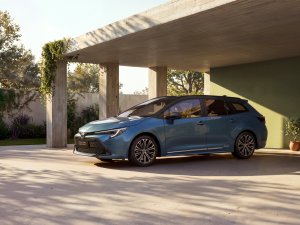 Populairste auto ter wereld wordt in Nederland duizenden euro's voordeliger