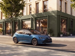 Populairste auto ter wereld wordt in Nederland duizenden euro's voordeliger