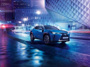 Lexus UX gaat mee met de elektrische stroom