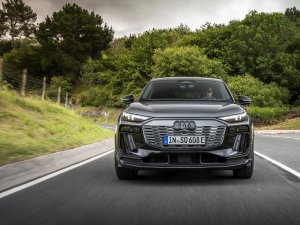 TEST: zo moet de Audi Q6 e-tron het Volkswagen-concern bij de hand nemen