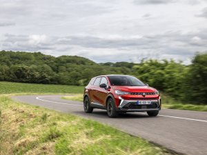 Review Renault Symbioz 160 (2025) – nu nog sterkere concurrent voor Toyota Corolla Cross