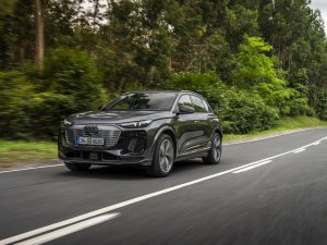 TEST: zo moet de Audi Q6 e-tron het Volkswagen-concern bij de hand nemen