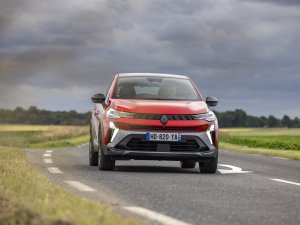 Review Renault Symbioz 160 (2025) – nu nog sterkere concurrent voor Toyota Corolla Cross