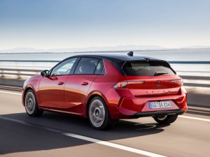 Eerste review nieuwe Opel Astra (2022) - Is dit écht een Duitse auto?