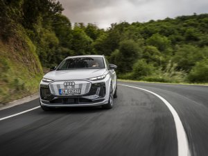 Review: zo pakt de Audi Q6 e-tron een voorsprong op Porsche