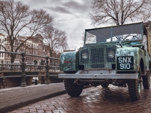 Oermodel Land Rover keert teriug naar Amsterdamse roots