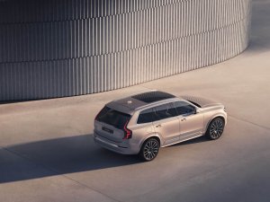 Bejaarde Volvo XC90 wil na forse facelift Tinder weer op