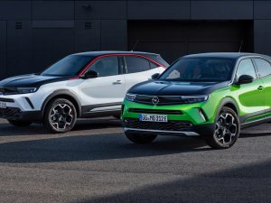 Ja, de nieuwe Opel Mokka lust ook benzine en diesel
