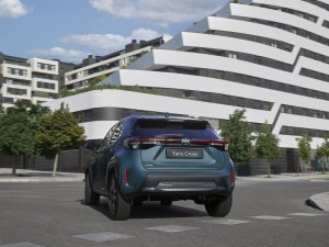 Vernieuwde Toyota Yaris Cross (2025) maakt sportieve rijders en boomknuffelaars blij