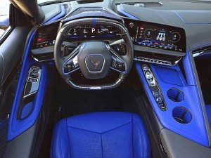 TEST: spotgoedkope Amerikaan daagt Europese hypercars uit