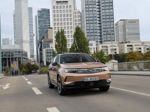 Review Opel Grandland Electric (2024): Opels hoop in bange dagen