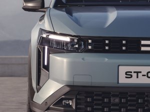 Dacia Striker nog 2600 euro goedkoper dan verwacht: Skoda Octavia kan borst natmaken