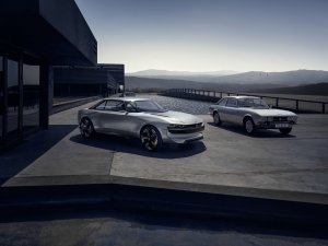 Peugeot e-LEGEND commercial hint naar productie