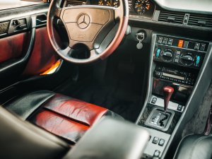 Mercedes E 500: bijna 30 jaar oud en nog steeds vet