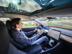Tesla Autopilot is misleidende reclame, vinden ze in Duitsland
