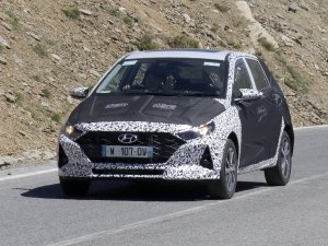Nieuwe Hyundai i20 dik aangekleed in de Spaanse zon