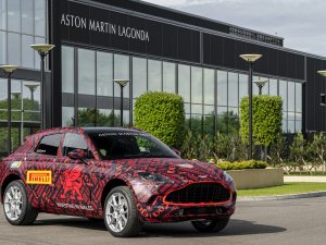 Aston Martin start voorserieproductie DBX in nieuwe St. Athan-fabriek