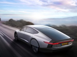 Lihgtyear One: waarom deze Nederlandse Tesla-concurrent in Finland geproduceerd wordt