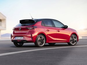 Hoera, de nieuwe Opel Corsa op duivelssap!