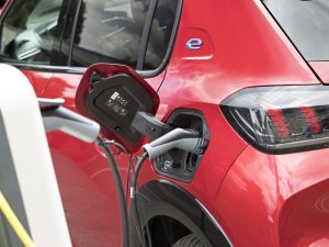 Wegenbelasting elektrische auto's: zoveel betaal jij straks voor je EV