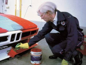 Smullen: mooie plaatjes van de BMW M1 Art Car by Andy Warhol