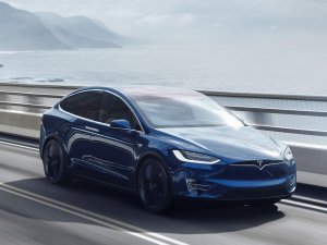 Voor de zoveelste keer: een Tesla op Autopilot is NIET een zelfrijdende auto