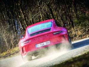 Waarom de Porsche 911 GT3 Touring en 964 RS bloedbroeders zijn