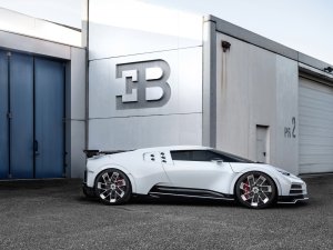 Bugatti Centodieci is sterker, maar langzamer dan een Chiron